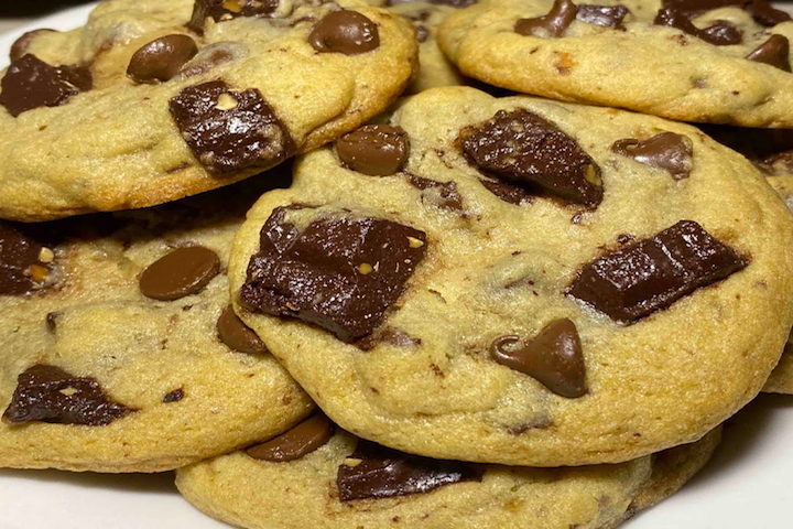 CHOCOLATE CHUNK COOKIES